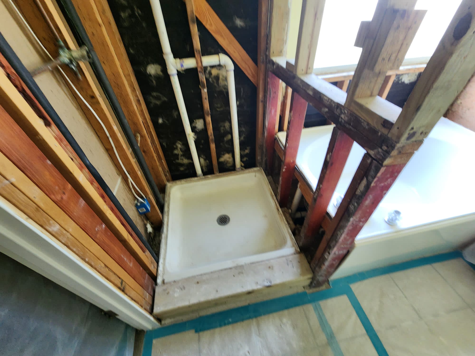 Restoring Houston, TX home after an upstairs bathroom water main leak