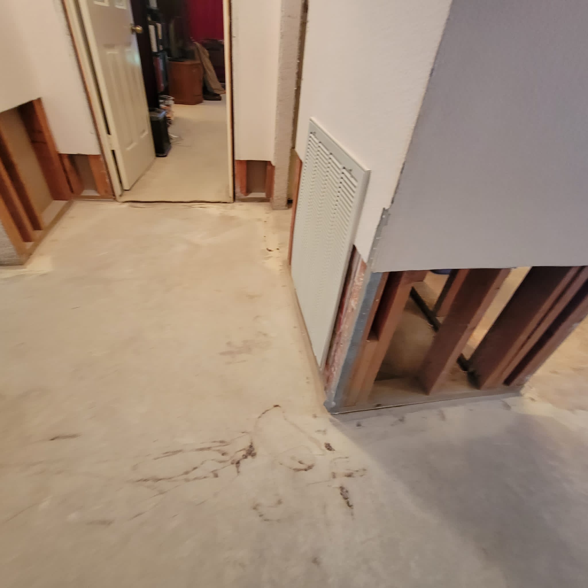 Water damage restoration after a toilet tank busted and flooded this Houston, TX house