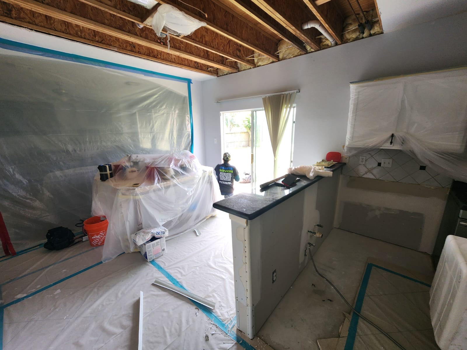 Restoring Houston, TX home after an upstairs bathroom water main leak