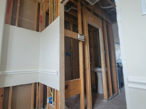 Water Damage Restoration of Upstairs Bathroom Leak in Houston, TX