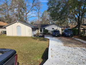 Fast water damage response to roof leak in Houston, TX